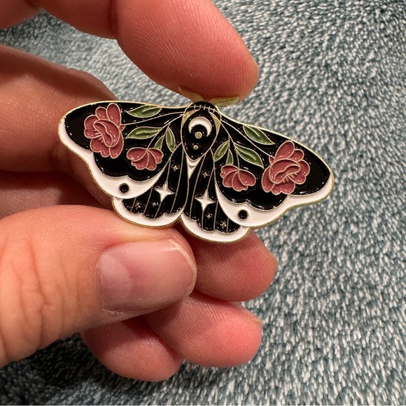 Celestial Floral Moth Pin Brooch B - Picture 3 of 3